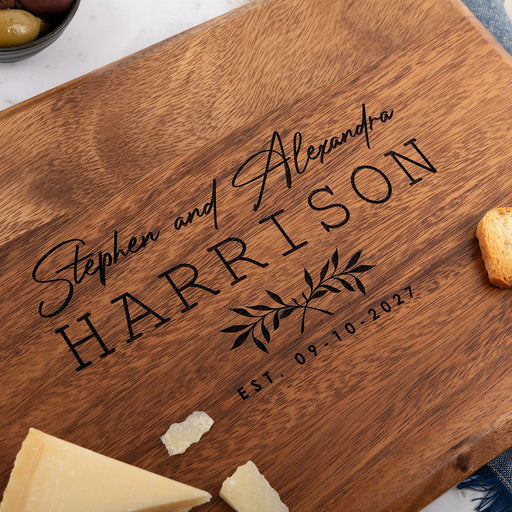 Personalised rectangular wooden board for newlyweds, ideal for wine and cheese nights