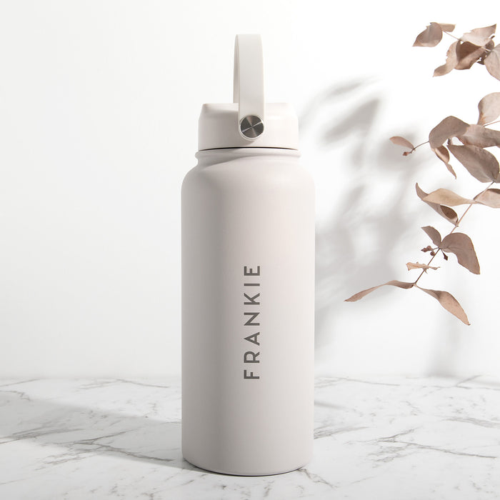 Personalised 1L water bottle in ivory with engraved name – stylish Christmas gift