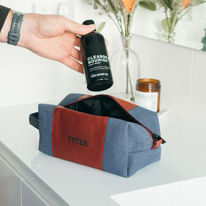 Roomy and practical toiletries bag for dad's essentials