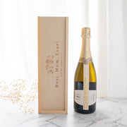 Unique gift idea featuring a personalised wine box with laser engraving, ideal for Mother’s Day or birthdays