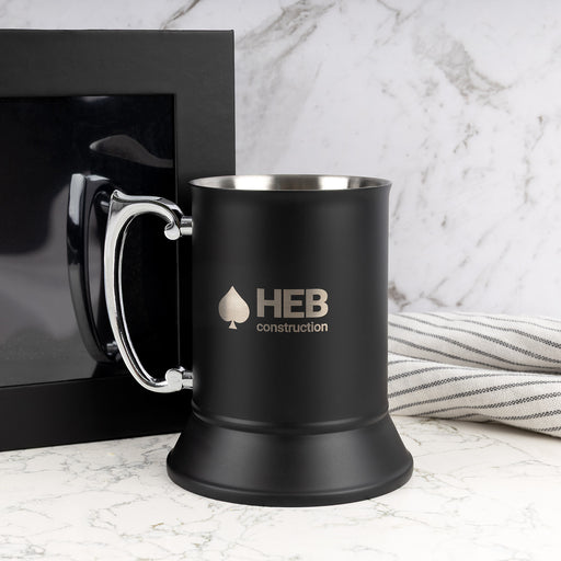 450ml engraved beer mug in black with handle in premium gift box
